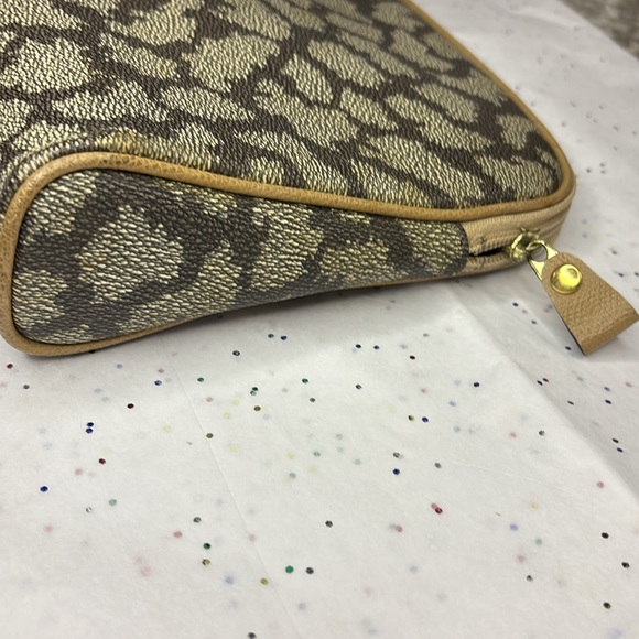 YSL Yves Saint Laurent Clutch - Picture 4 of 7